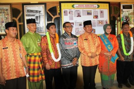 Bupati Inhil bersama Bunda PAUd Kadisdik Inhil Tim Verifikasi Pusat dan mitra PAUD Inhil berfoto bersama usai penilaian