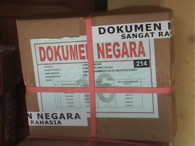 110413 penjagaan soal UN digembok rangkap tiga